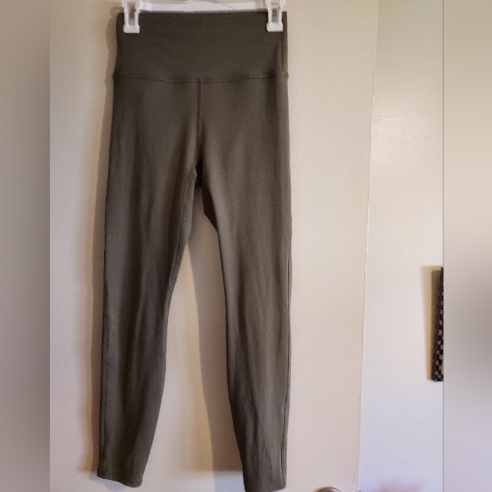 Womens All In Motion Seamless High-rise Leggings. Greenish Tan Color. Size Small